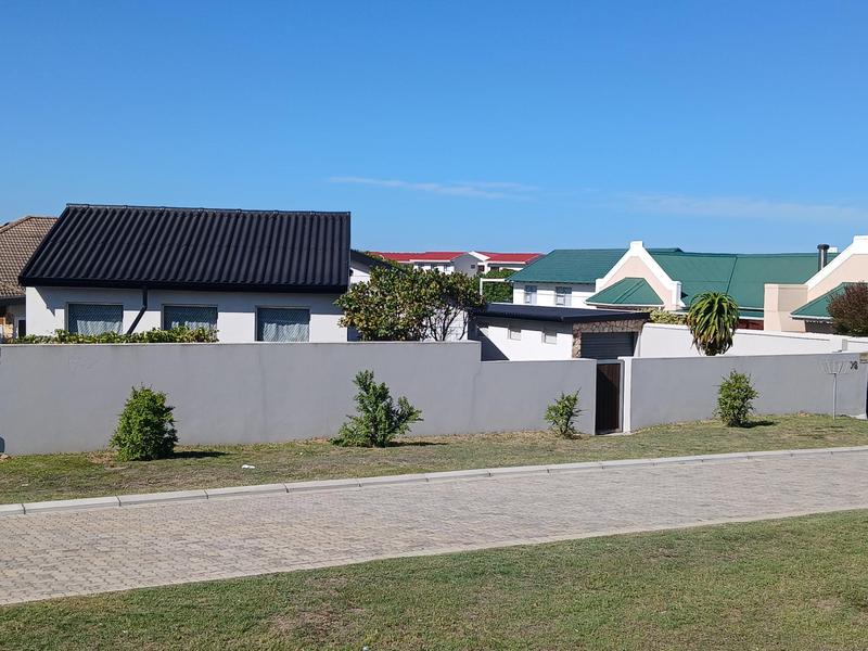 4 Bedroom Property for Sale in Stilbaai Wes Western Cape